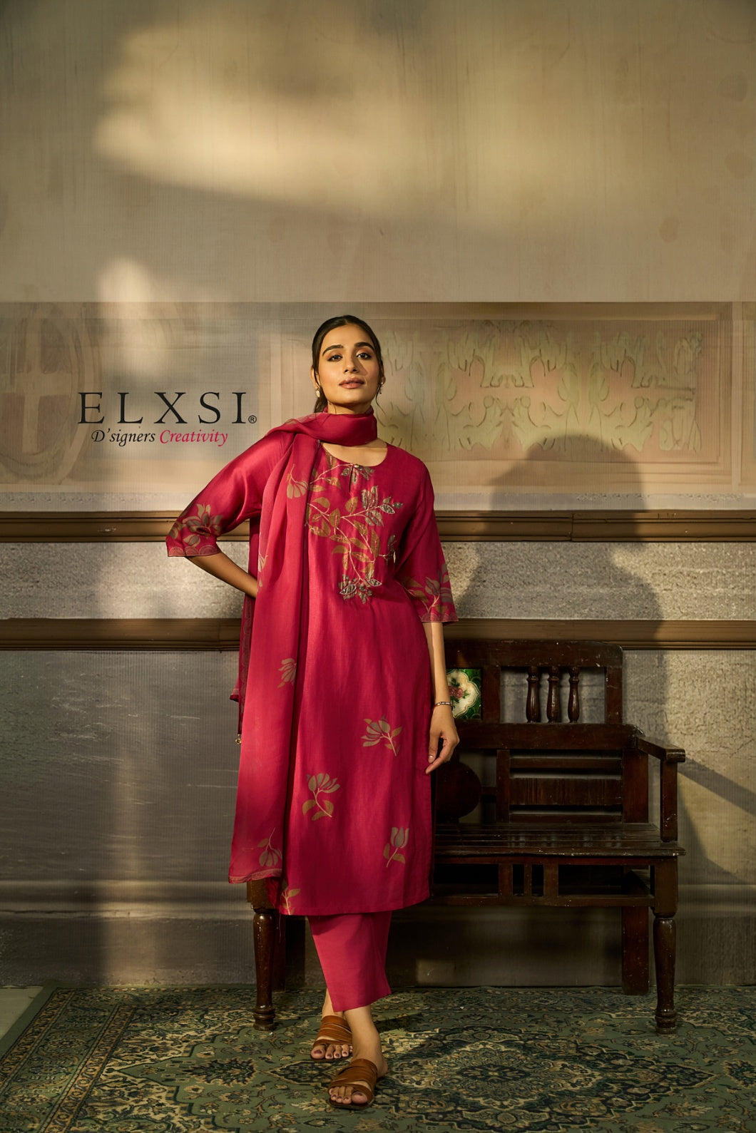 Designed for Navratri, Diwali, Karva Chauth pujas and wedding functions Special women's Premium Maroon Dupatta Set Elxsi
